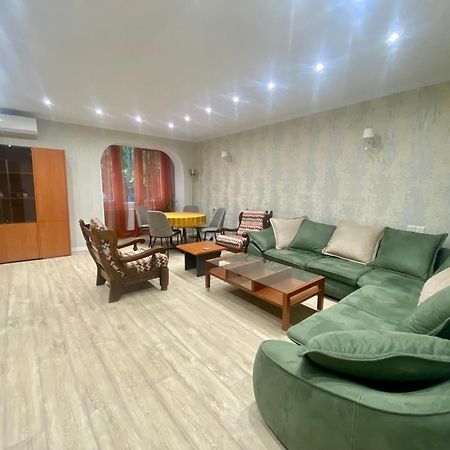 Spacious Dinamo Apartment Тбілісі Екстер'єр фото