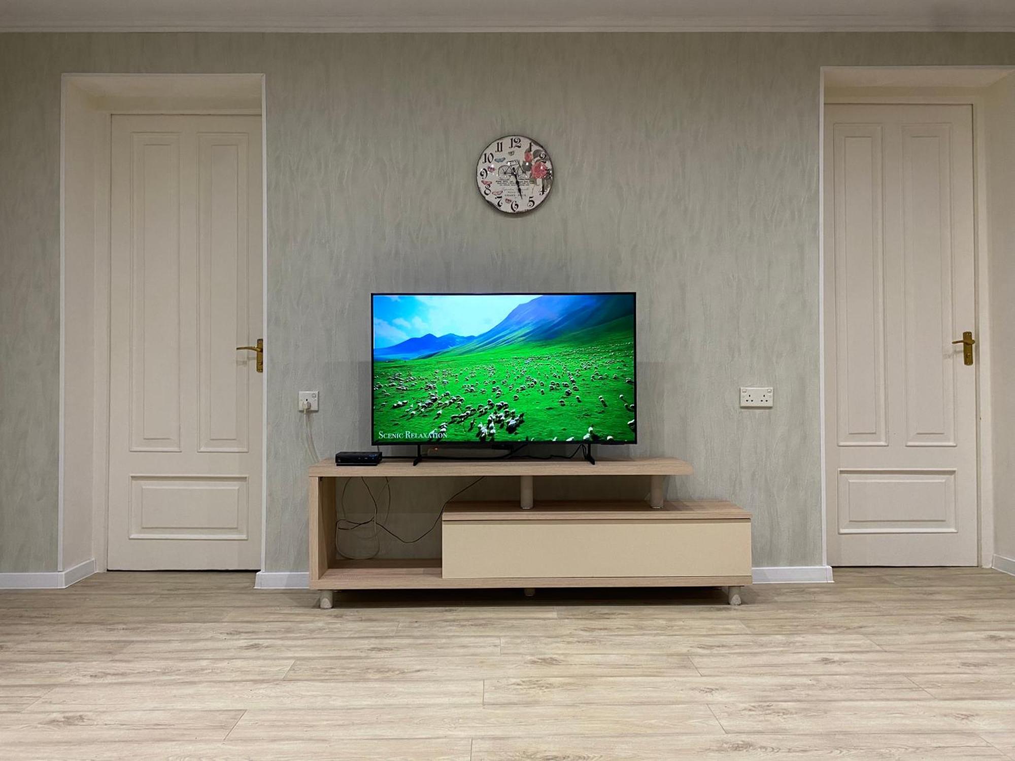 Spacious Dinamo Apartment Тбілісі Екстер'єр фото